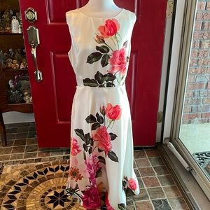 White satin floral Jessica Howard  dress